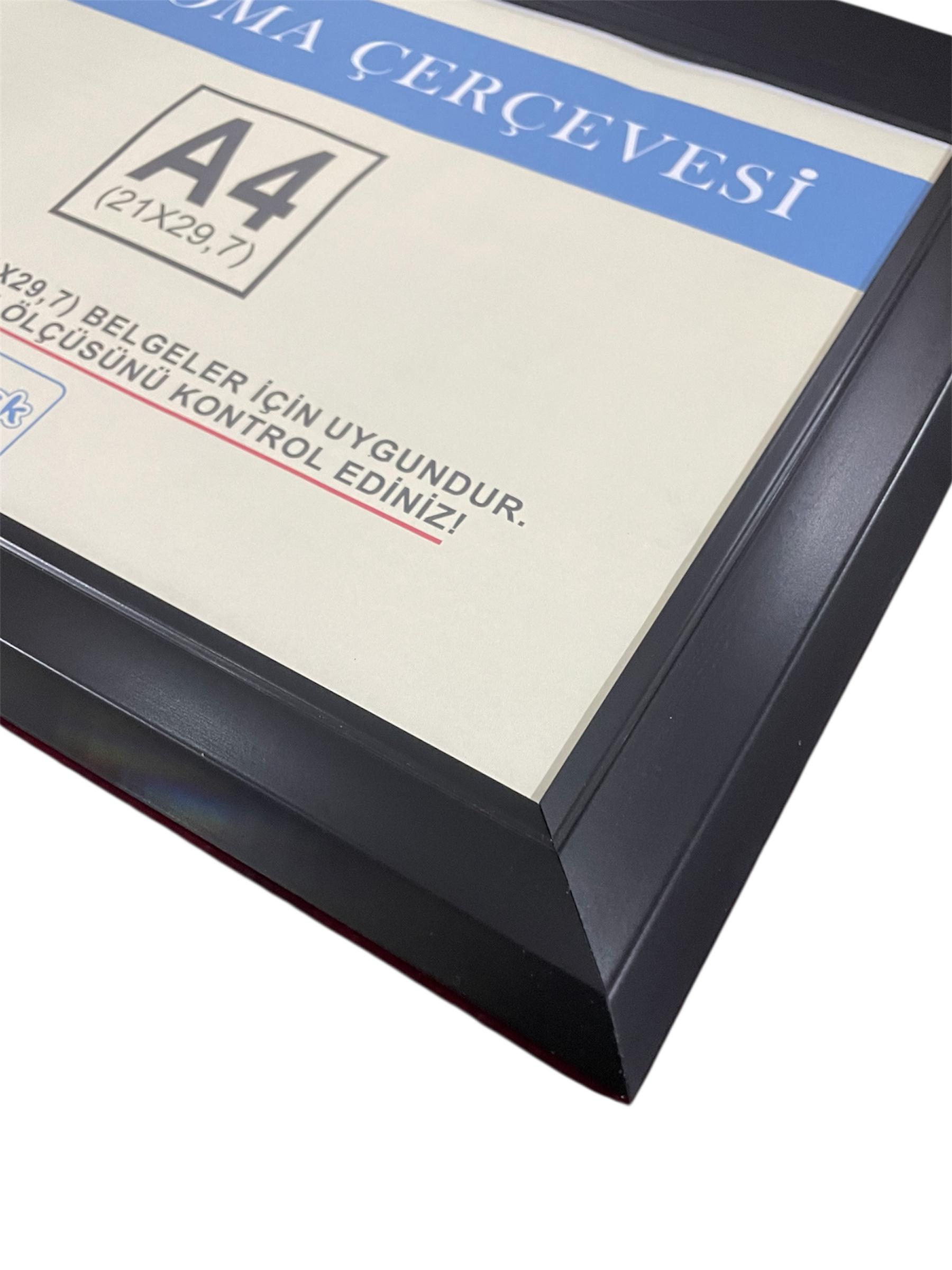 A4 Boyutunda Siyah