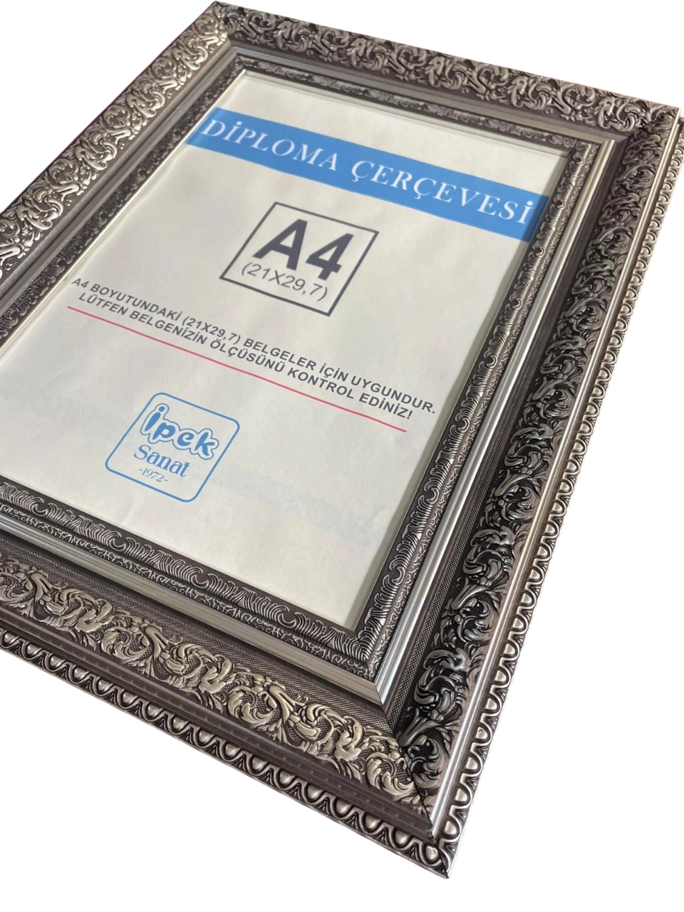A4 Boyutunda Gümüş Renk Varaklı Model Diploma ve Sertifika Çerçevesi